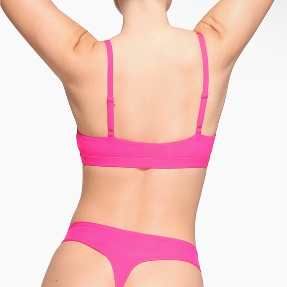 💖NEW SKIMS FITS EVERYBODY SCOOP NECK BRALETTE IN FLAMINGO M L - Picture 5 of 6